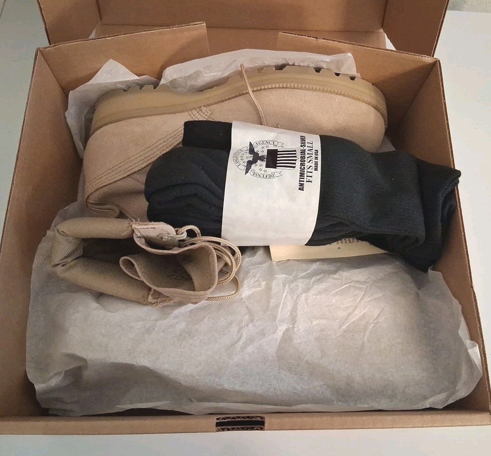 McRae Boots 8R Desert Tan & 3 Pair Socks Bundle NIB