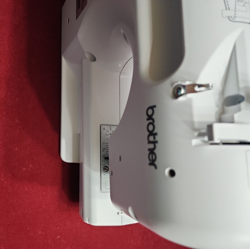 Brother Project Runway CE1125PRW Computerized Sewing