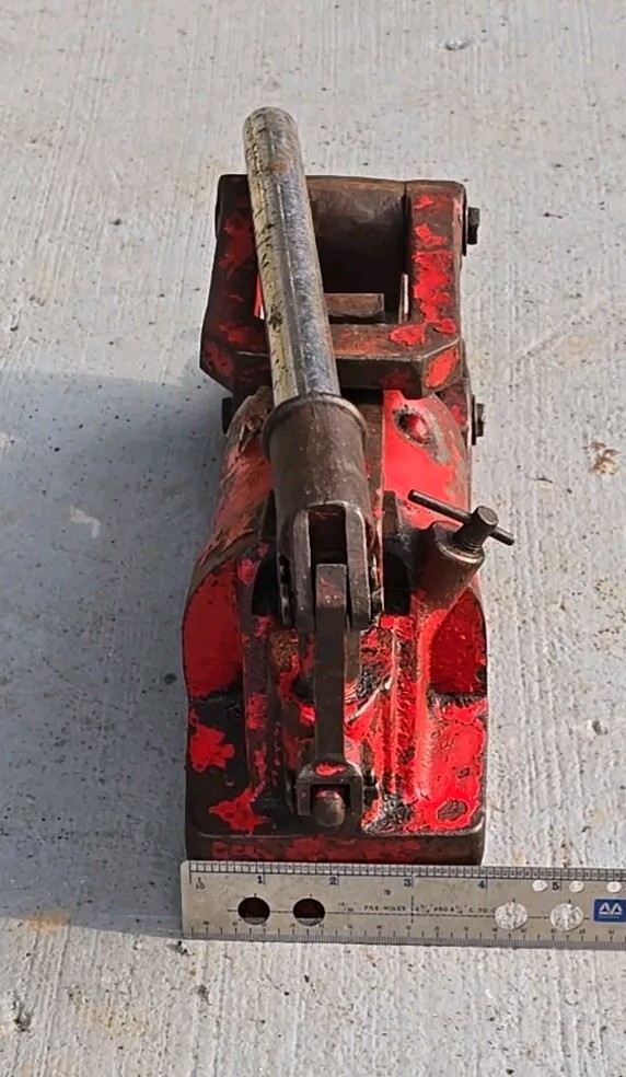 Old Hydraulic Steel Wire Cutter