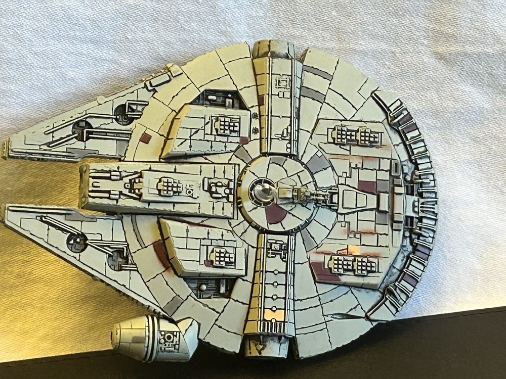 Star Wars X-Wing Miniatures - Millennium Falcon Model Only