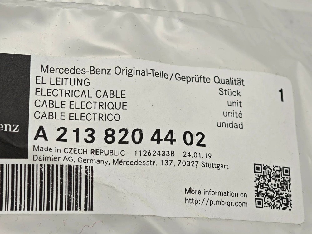 Genuine Mercedes Media Interface Micro USB Cable A2138204402