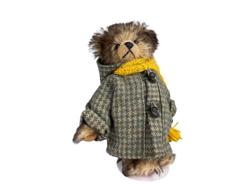 Artist Bear Teddy Bear 20cm. Excellent condition.
