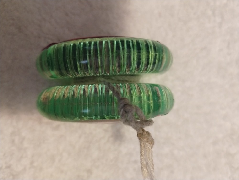 COM PETITION PRO Green Yo-yo Toy With String