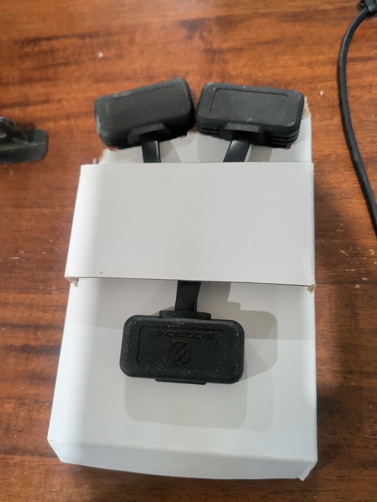 SCOSCHE OBDII SPLITTER - 2 OBD Connectors. Ripped Package