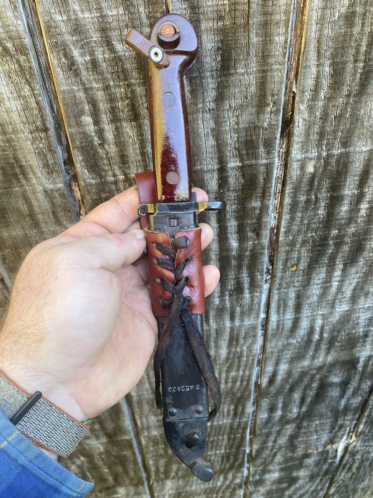 Russian/ Soviet/Romanian bayonet Leather Frog