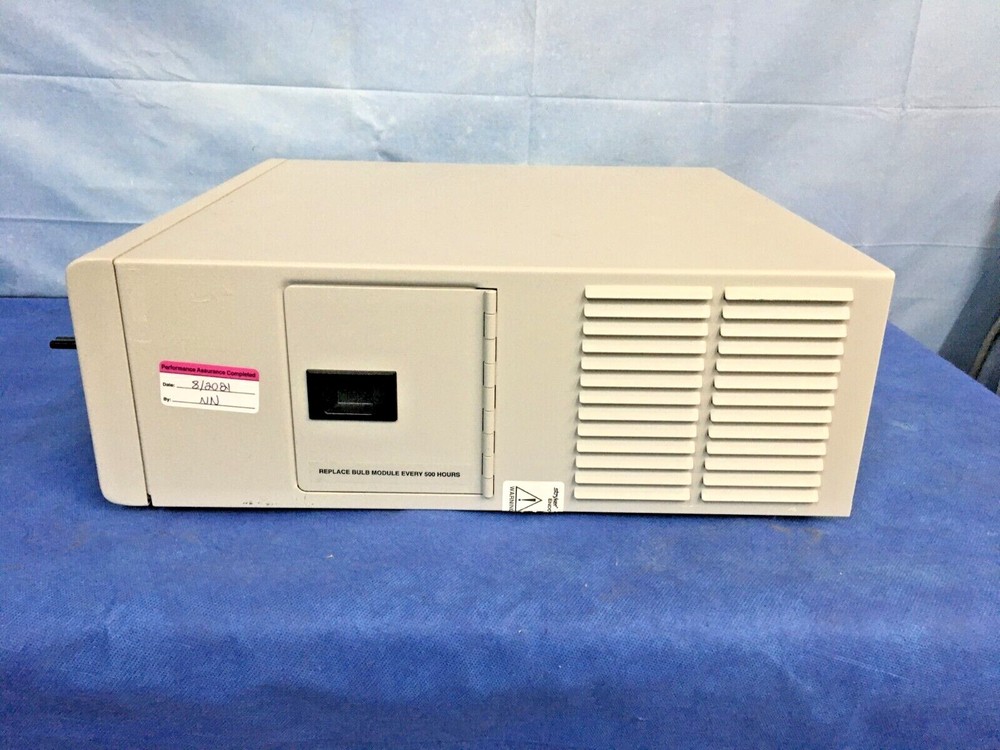 Stryker Endoscopy x6000 Light Source 220-185-000. Bulb Hours: 229