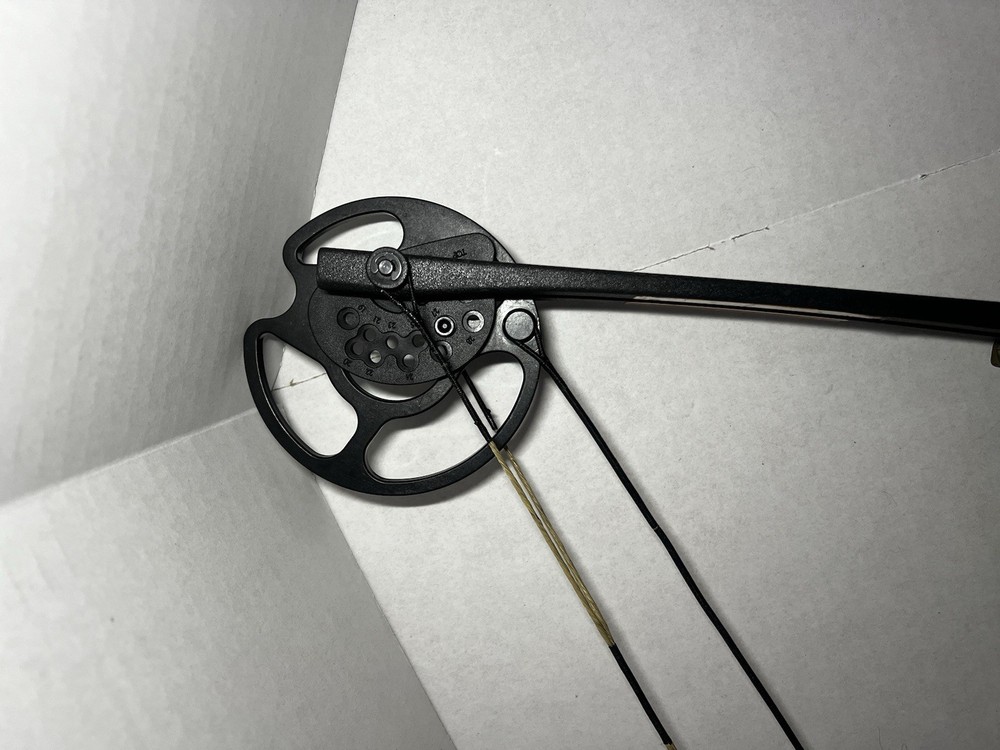 Bear Archery Limitless RTH Compound Bow ** Missing String**