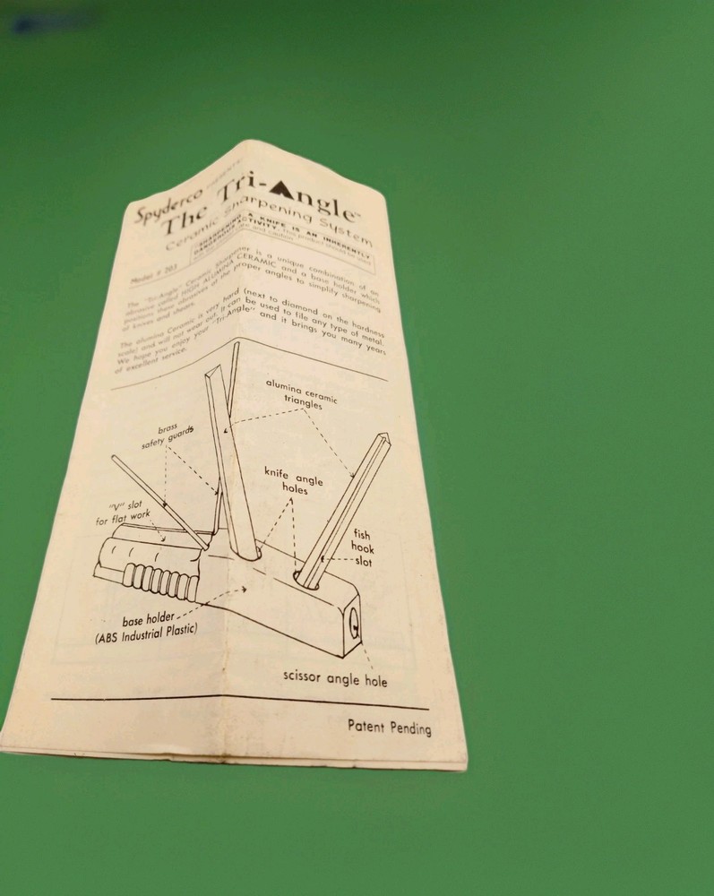 Spyderco Tri-Angle Ceramic Sharpening Kit Ceramic System Model 203M.  READ Note