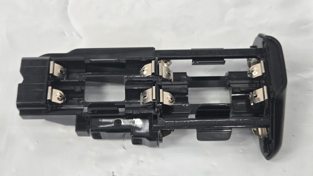 DSTE Battery Grip For Canon EOS 70D 80D Only BG-E14 replacement vg+