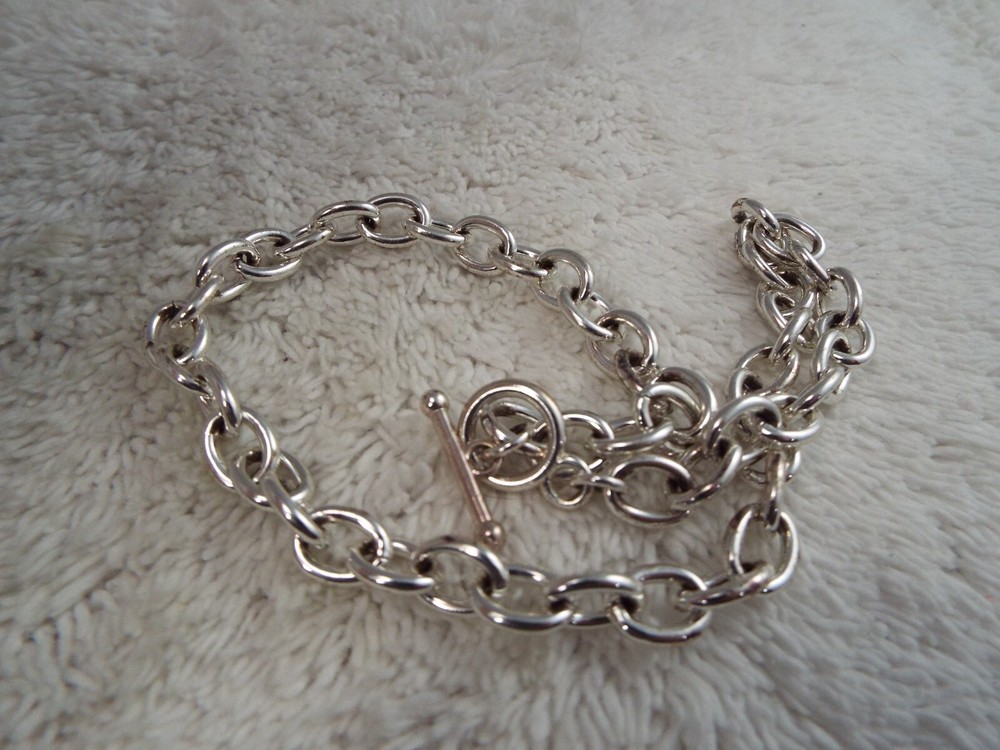 Silvertone Chain Toggle Necklace (B45)