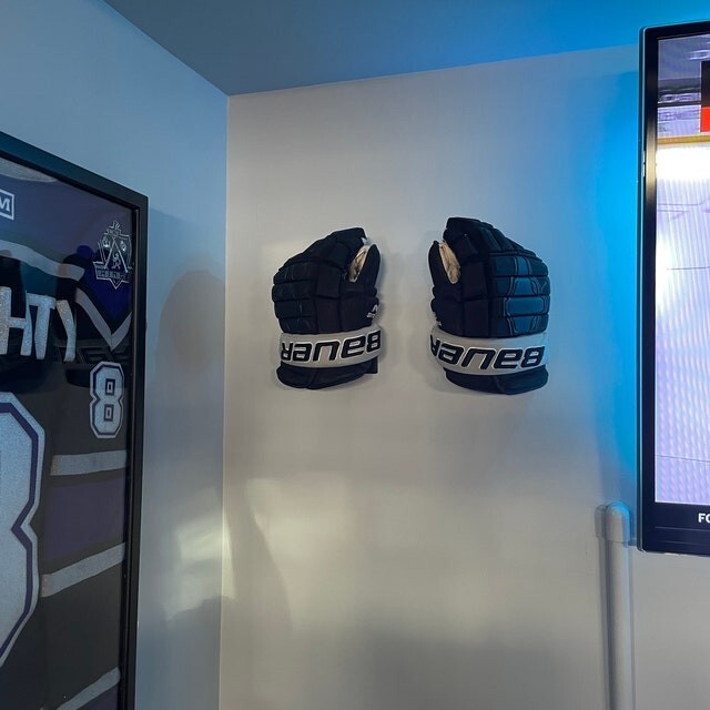 Single Hockey Glove Wall Display Holder