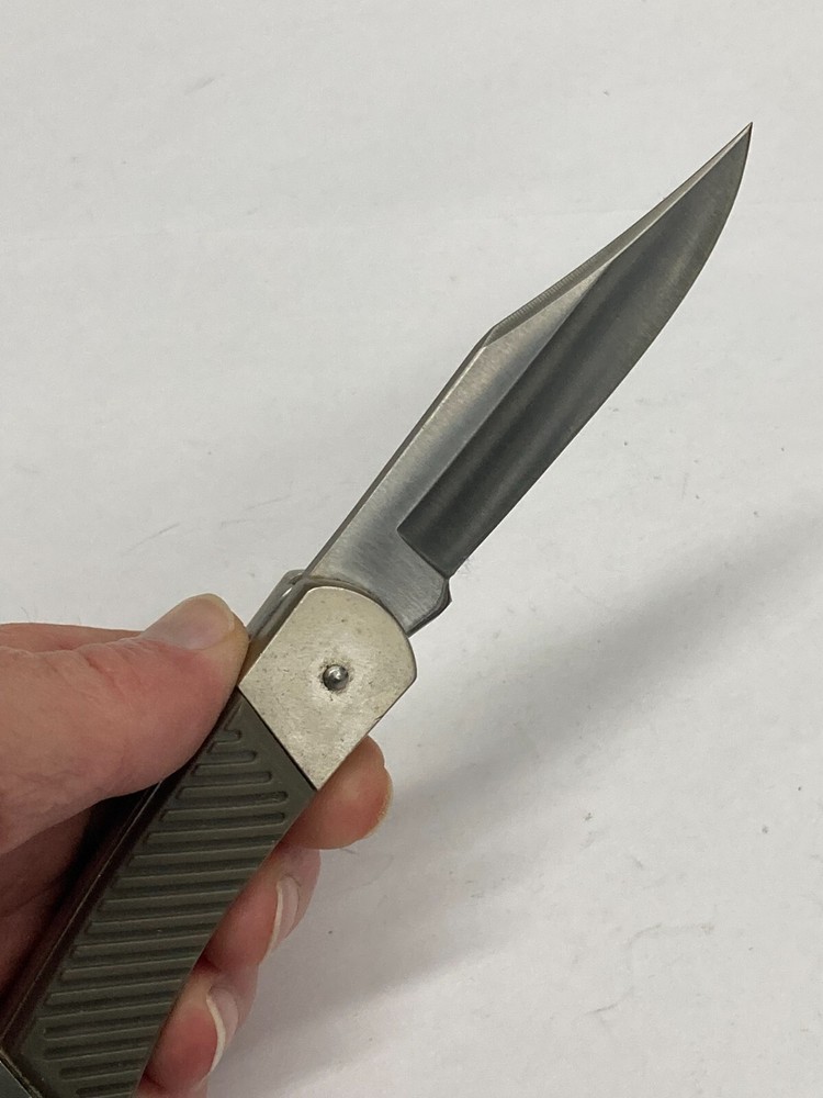 Heavy Duty Lockback Folding Knife w/Plain Blade, Rubber Grip K-7195M