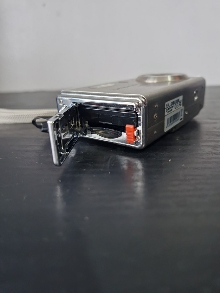 lumicronLDC-825z3 digital camera Untested