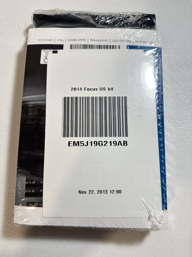 2014 Focus Owner's Manual Set With Case
