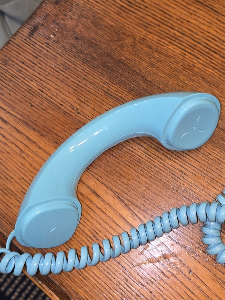 Turquoise phone reproduction
