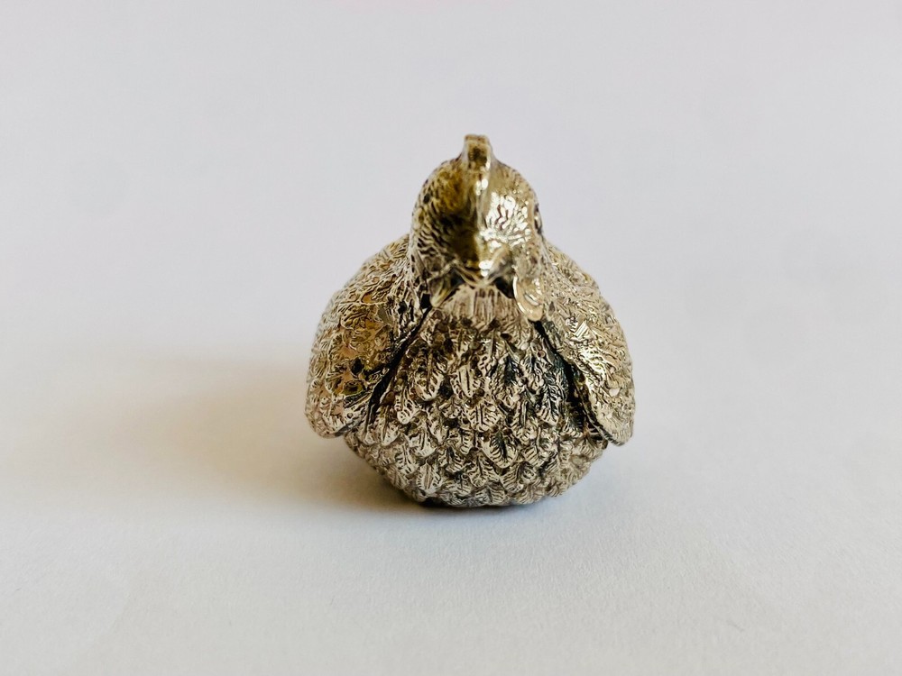 Silver miniature chicken, box 800