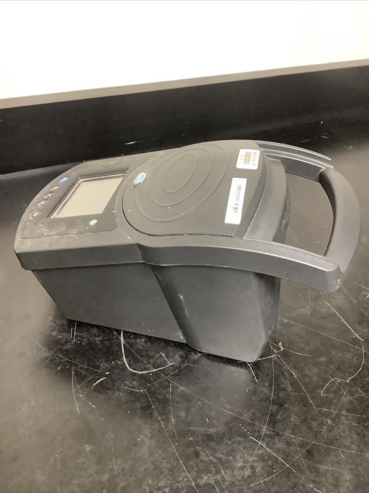 HACH DR/2400 Portable Spectrometer