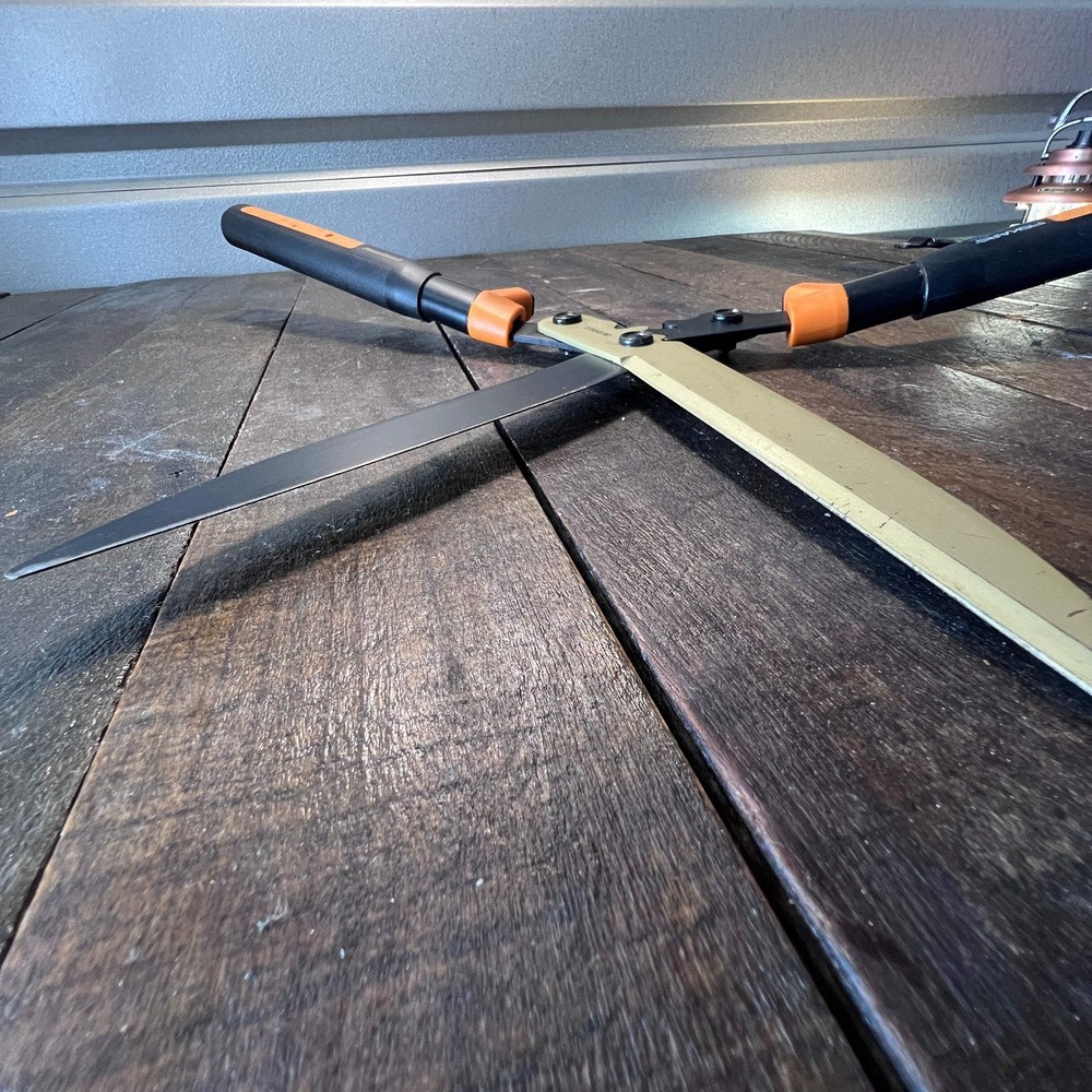 Fiskars HS551 PowerGear2 Hedge Shears