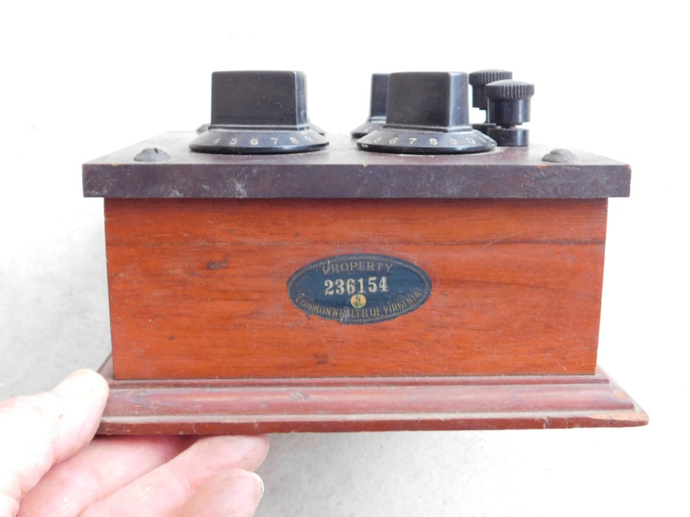Antique Leed & Northrup Resistance Box