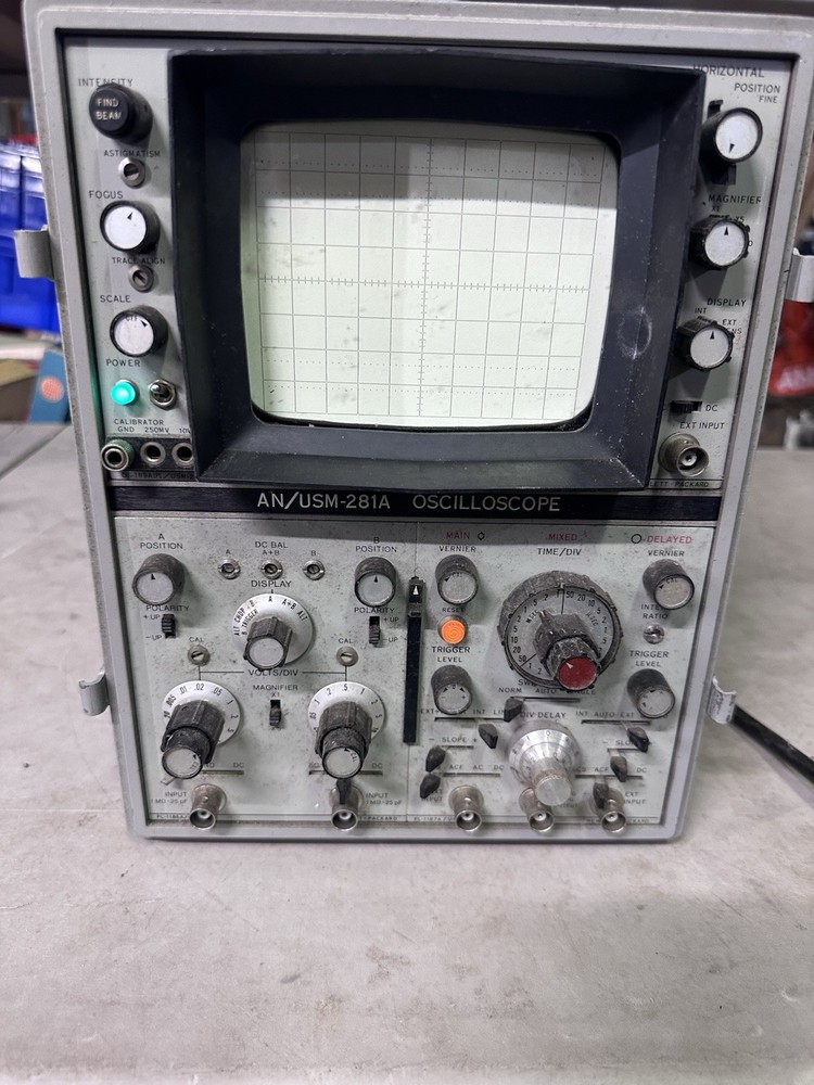 HP Hewlett Packard AN/USM -281A Oscilloscope- Powered On Untested
