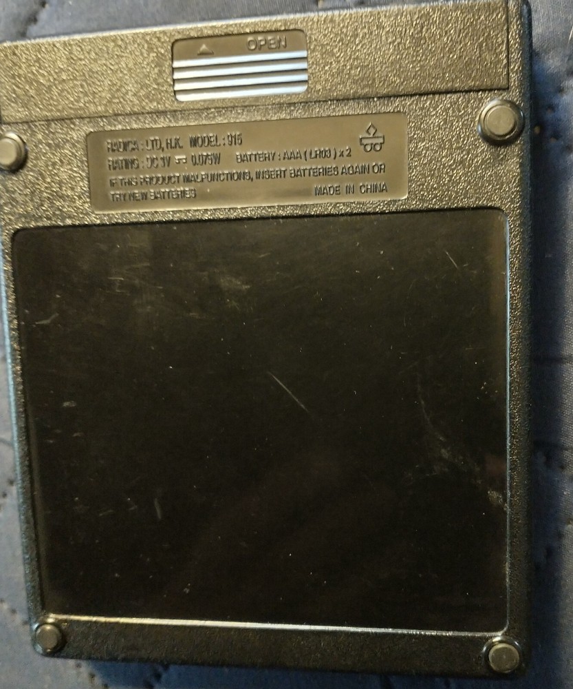 Radica Model 915 Wild Deuces Electronic Handheld Game 2 Player