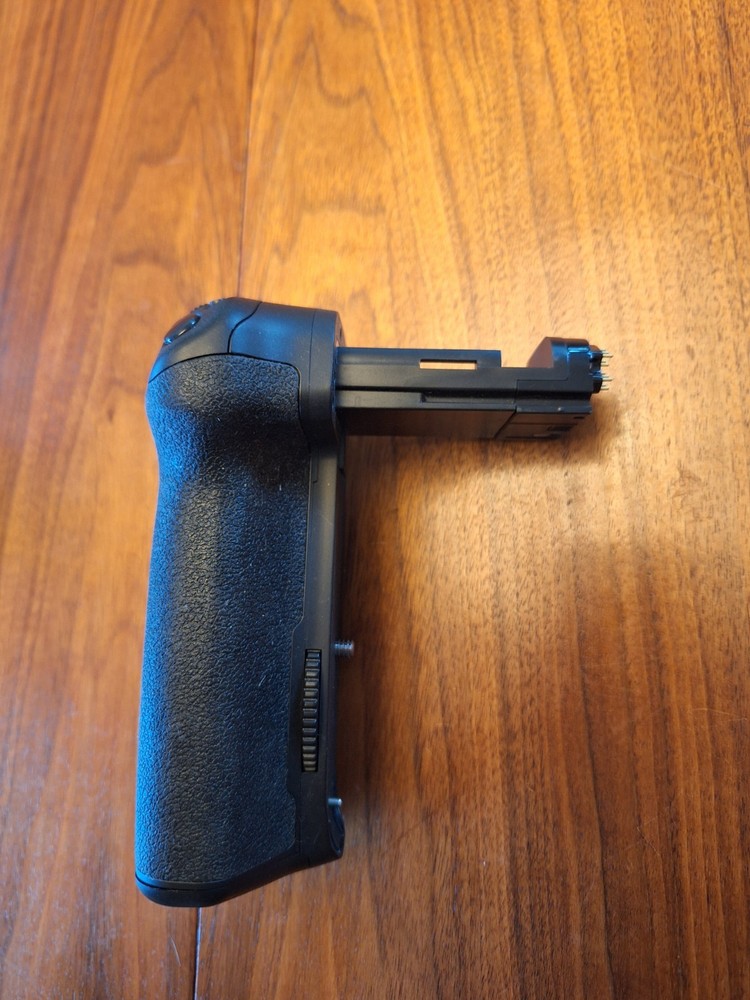 Vivitar Battery Grip VIV- PG - 7DMII *untested*