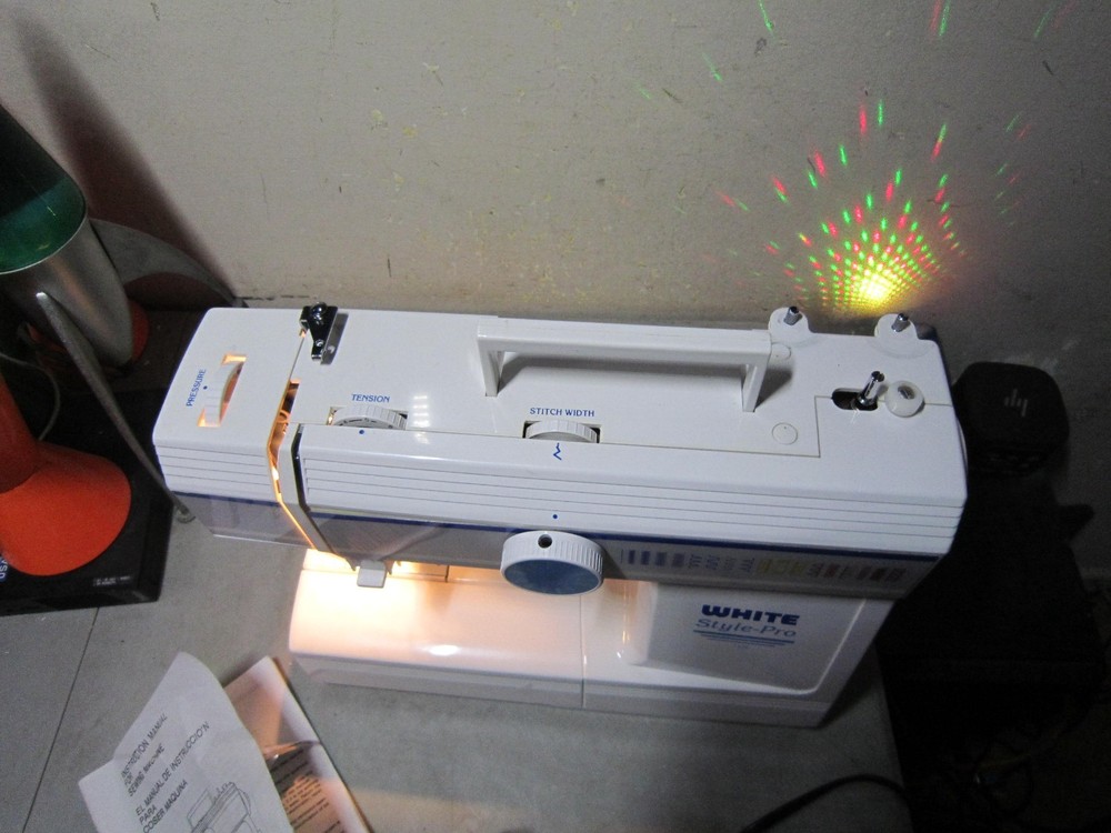 Working White Style Pro 1126 Sewing Machine FREESHIP