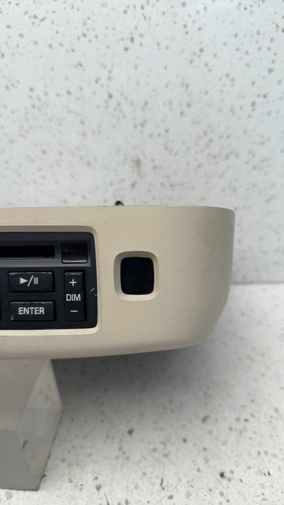 05 06 07 FORD FREESTAR Rear Enterainment system video display screen