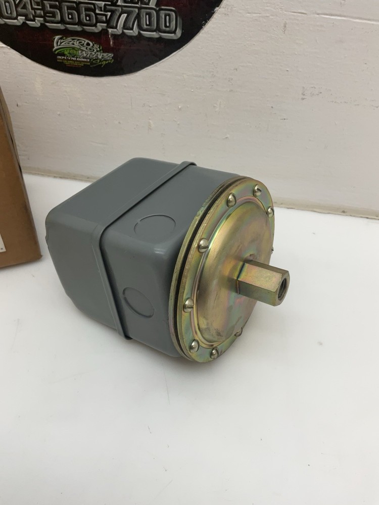 Square D 9013 Type GMG2 Ser. C Pressure Switch NIB