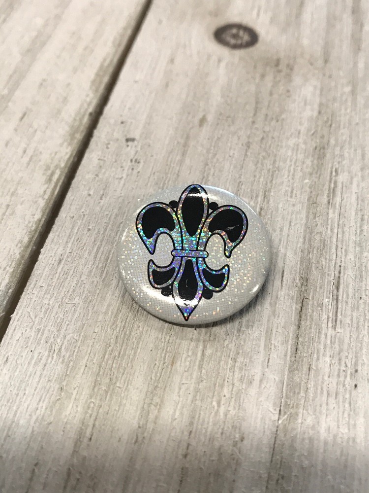 Fleur-de-Lis Button Pin