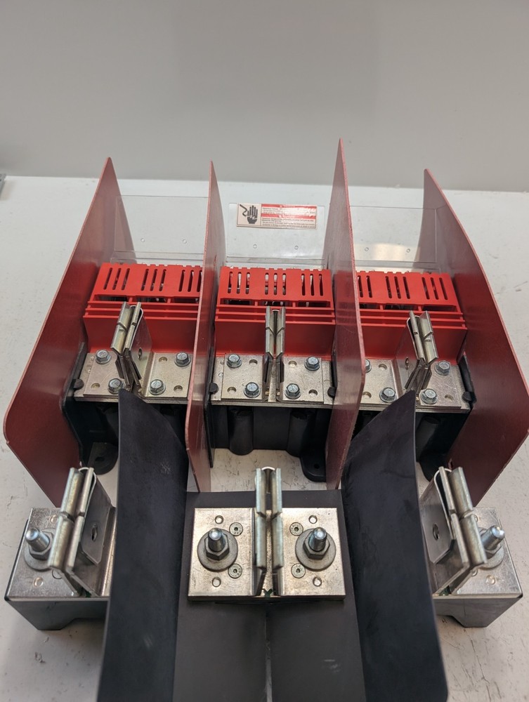 SIEMENS HCM65A ACCESSORIES FIELD INSTALLABLE LUG KIT 400A
