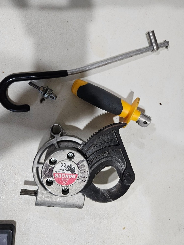 KAMLINA Heavy Duty Drill-Powered Copper Cable Cutter Black Handle