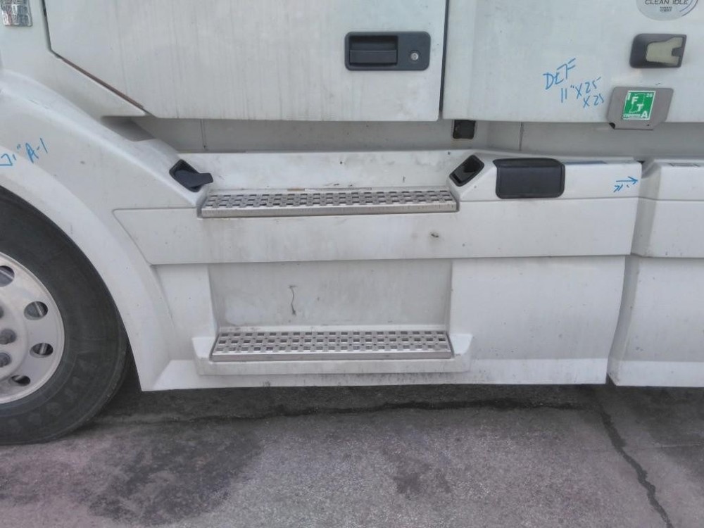 For 2015 VOLVO VNL SIDE FAIRING Left ,  OH