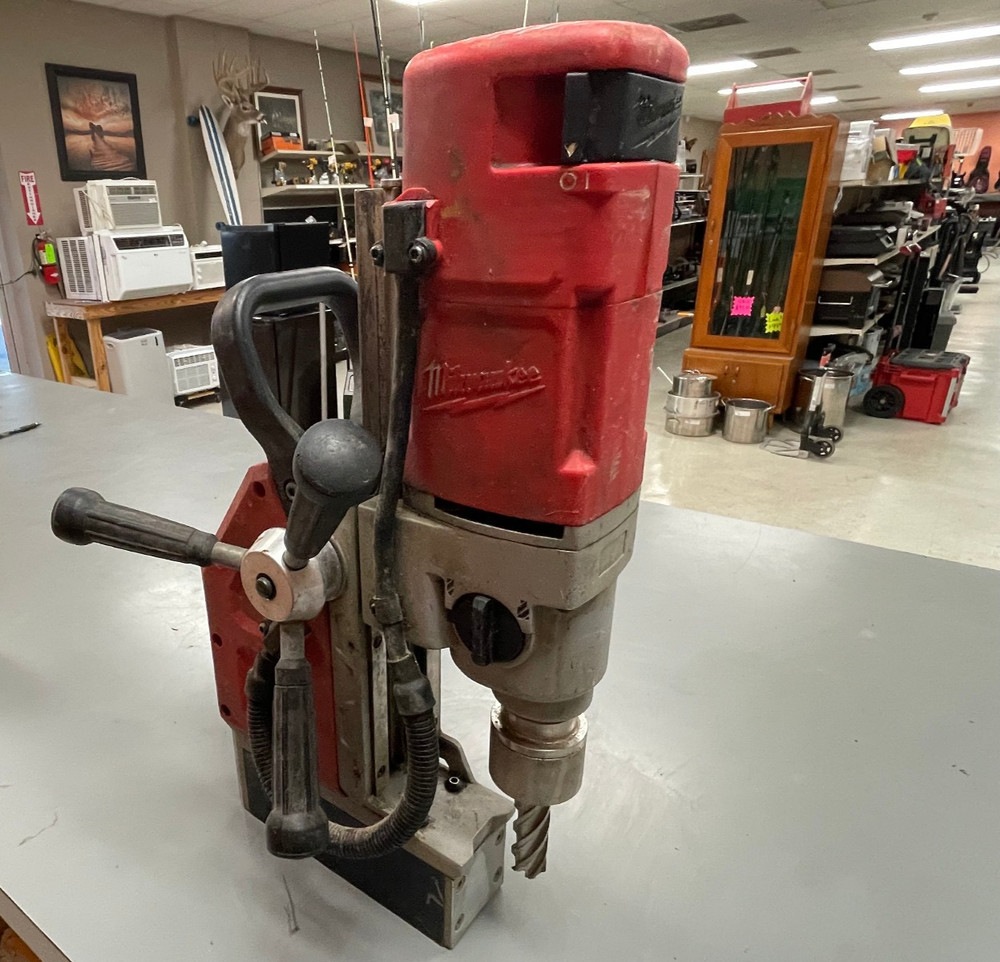 Milwaukee Tool 4272-21 1-5/8" Electromagnetic Drill Kit