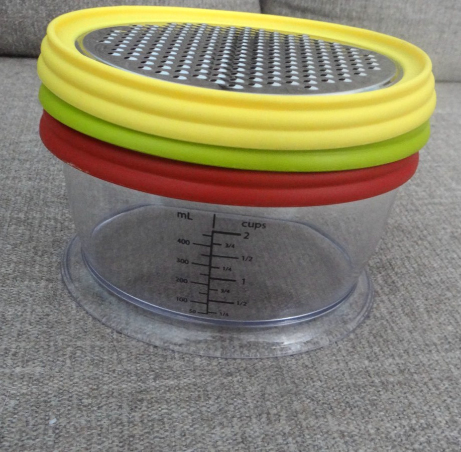 EUC 2 CUP PLASTIC MEASURING CUP WITH THREE INTERCHANGALBE GRATERS / SEALED LIDS