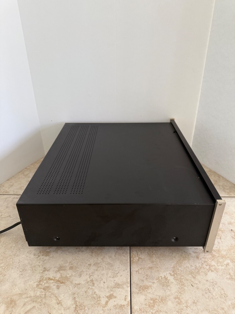 MCINTOSH MCD7008 CD CHANGER - AS IS