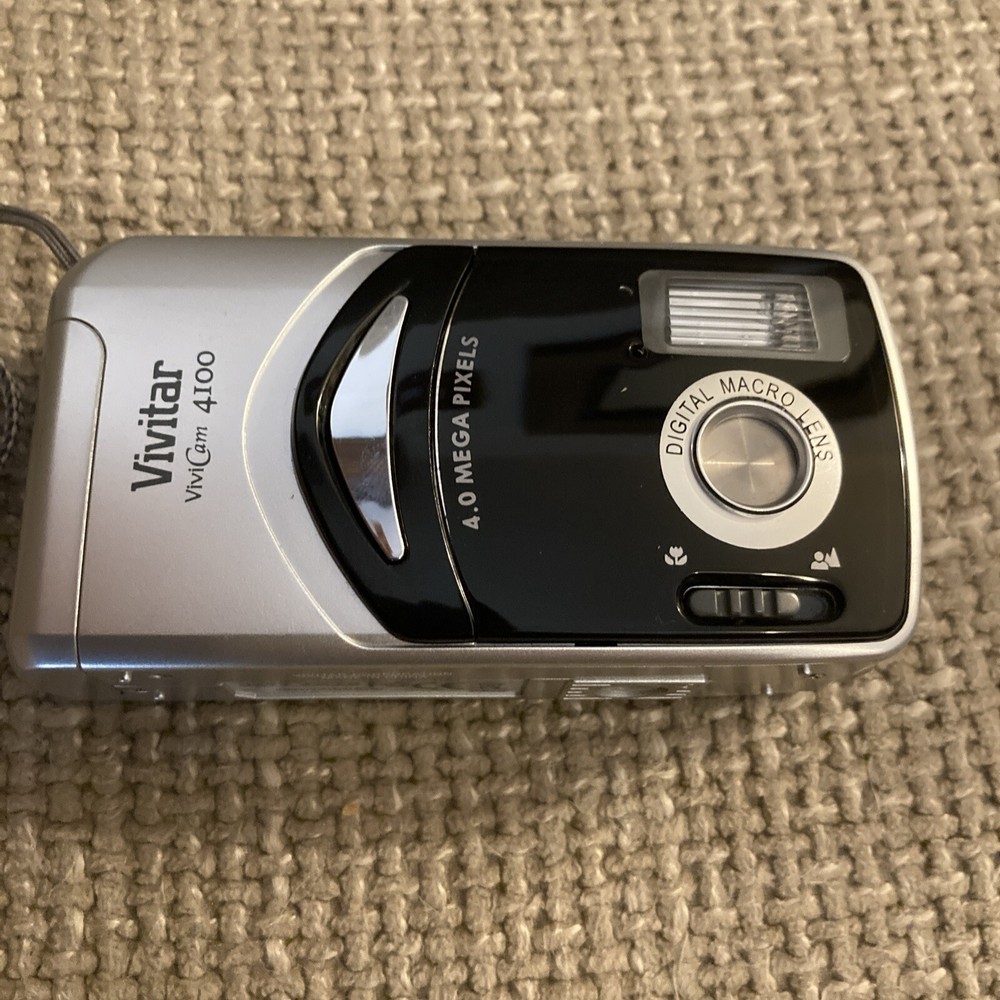 Hitachi HDC-1095 10 Mega Pixel Digital Camera Boxed Photo