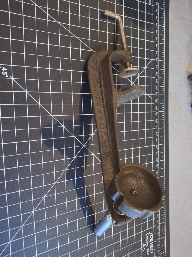 Herters Fly Tying Vise