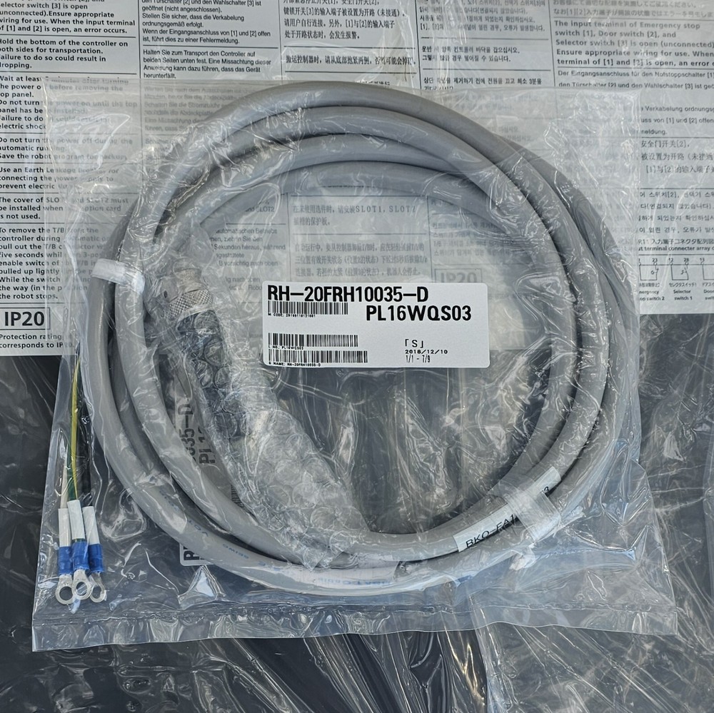 NEW Mitsubishi CR800-20HD Robot Controller w/ cables & Software