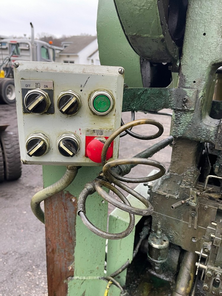 Waterbury Farrel 1010 Eyelet Machine