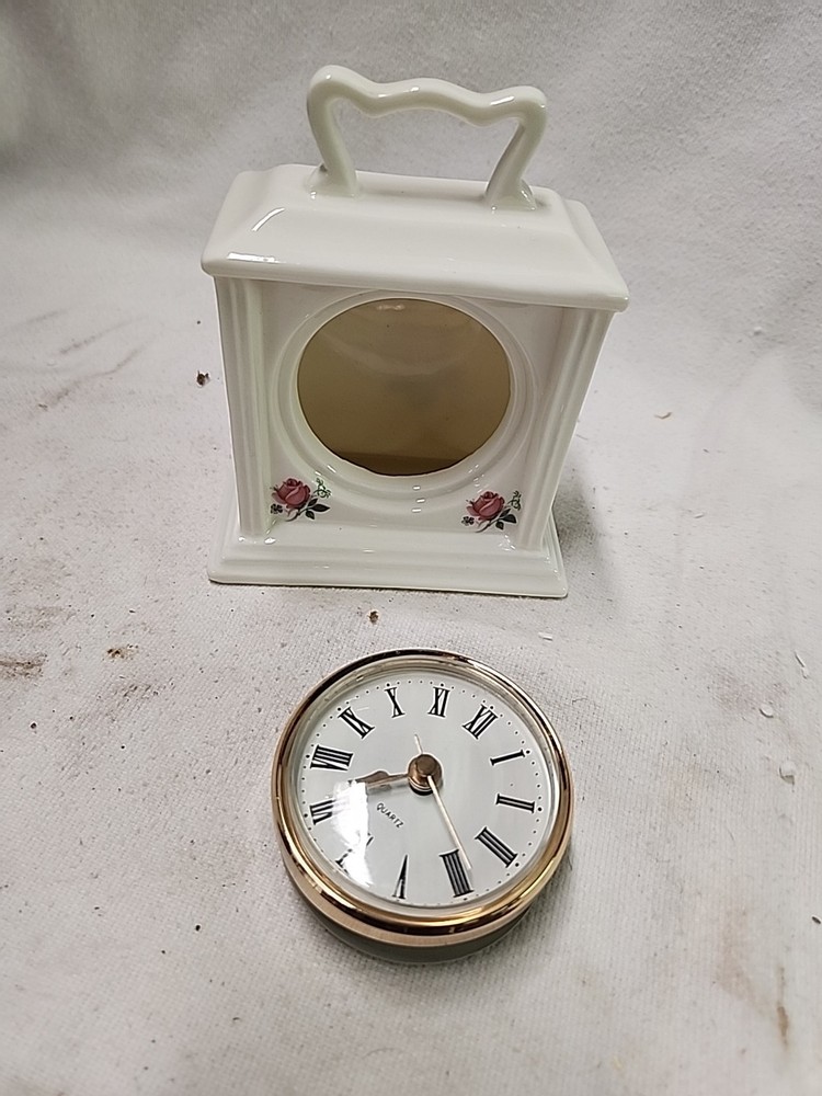 (245) Vintage Ceramic Quartz Clock
