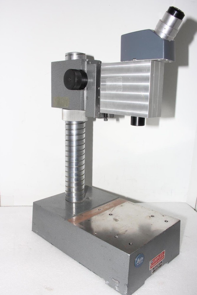 ERNST LEITZ 661076  American Optics Toolmaker Microscope and Base
