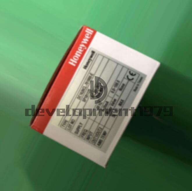 One Honeywell DC1020CR-702000-E Temperature Controller New