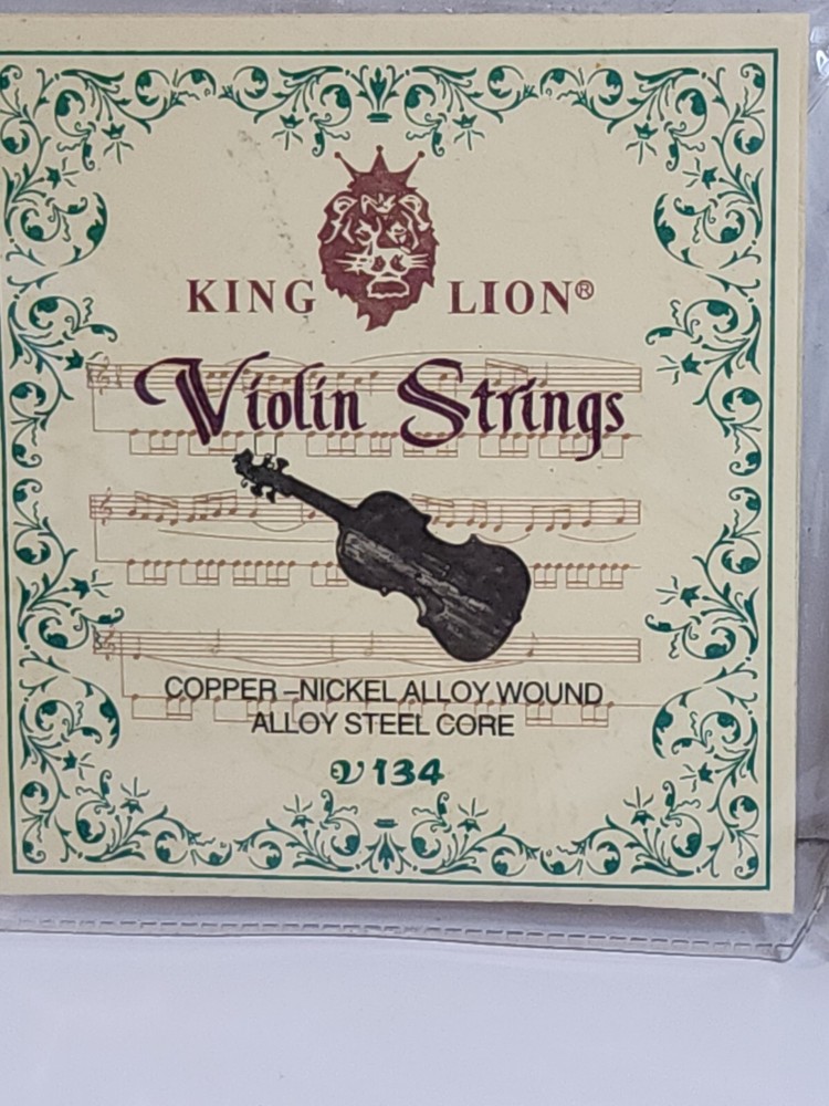 King Lion Violin Strings (Lot Of 2).