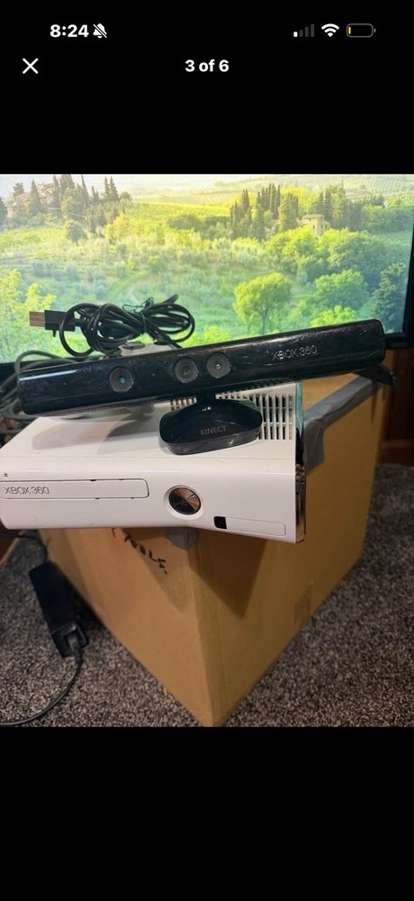 Microsoft Xbox 360 White Console Bundle Kinect Wi-Fi Controllers Madden NFL 12