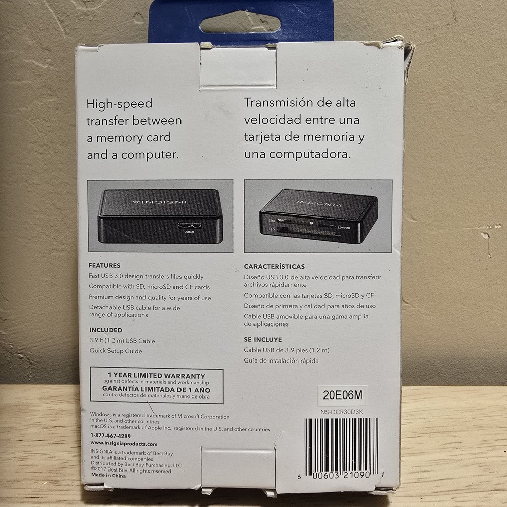 Insignia NS-DCR30D3K Black Portable USB 3.0 Advanced Memory Card Reader