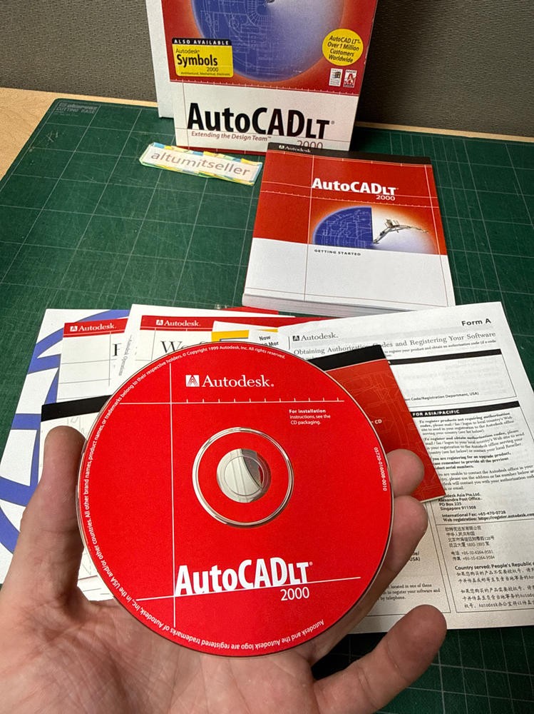 Autodesk/AutoCAD LT 2000 Software, 1 CD, Serial #, Open Box And Books LOOK EUC