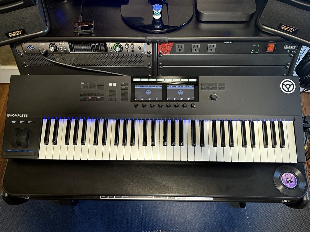 Used Native Instruments Komplete Kontrol S61 MK2 Keyboard