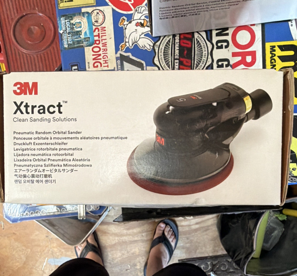 3M Xtract Clean Sanding Solution Pneumatic Random Orbital Sander, Black