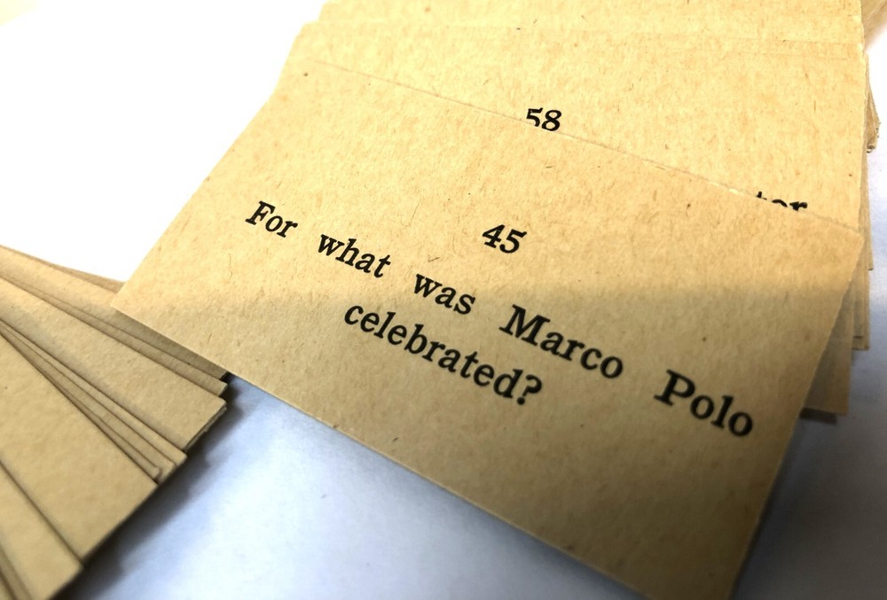 1940 Milton Bradley Quiz Me Game